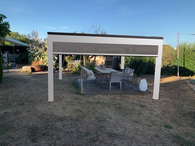 Frontal Gartenansicht